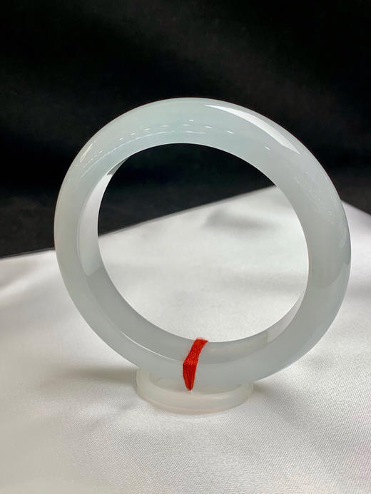 620415，55.7圈口，冰晴正圈平安镯，淡淡晴水底色，种老水足，冰透起光 商品图2