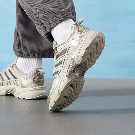 adidas阿迪达斯 男女同款跑步鞋 JQ4903 商品图4