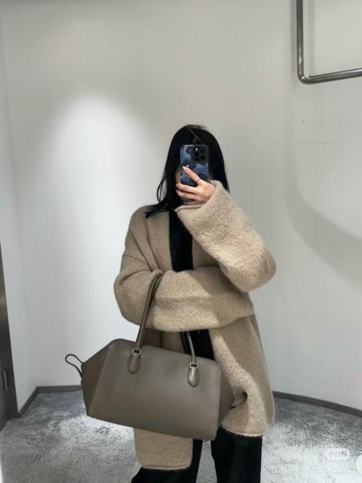 The Row EW 保龄球包，黑色灰色(MM) 商品图5