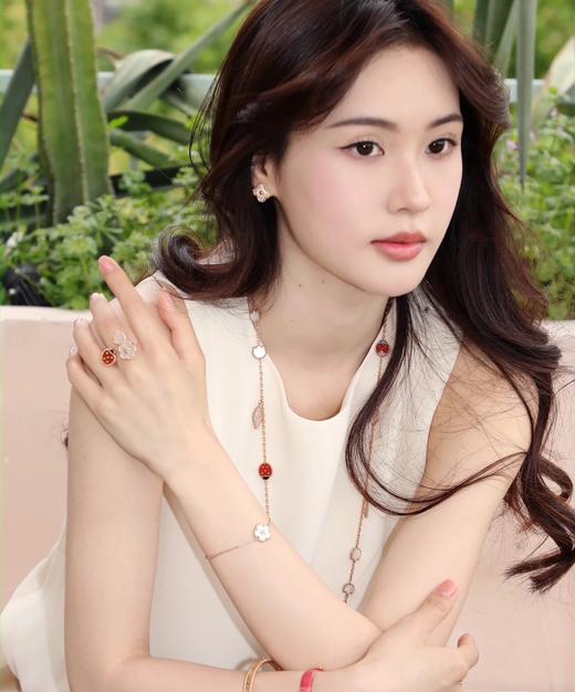 梵克雅宝  Lucky Spring系列梅花耳环 手链 项链 （XTY） 商品图9