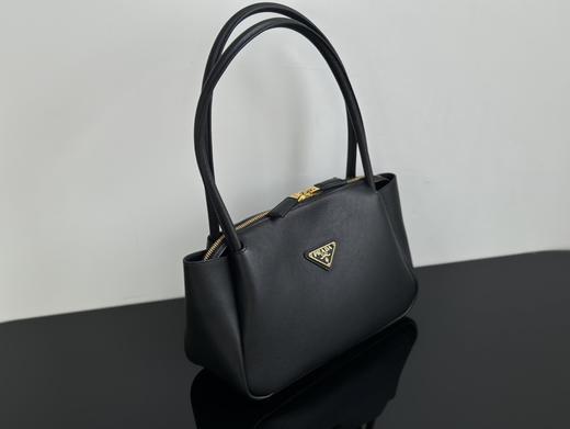 普拉达 今年的最新款单肩包 拿到两个色 绝对原厂的东西（MM） 商品图2
