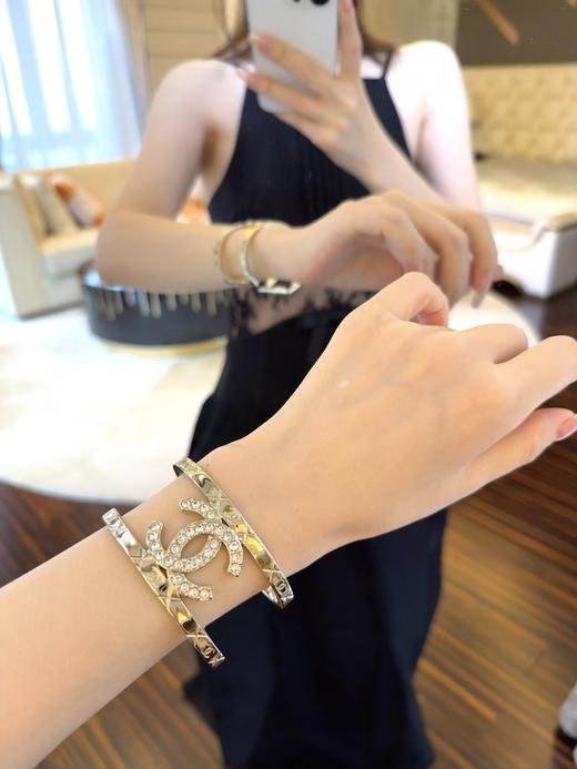 香奈儿 25P春夏镂空设计手镯 男女同款情侣款 金色（XTY） 商品图4