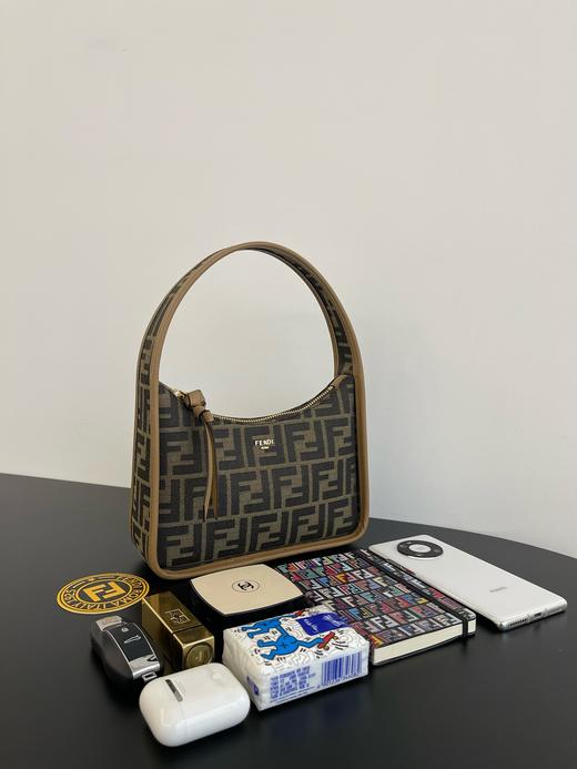 芬迪   迷你hobo包，经典老花可手提可做腋下包 （MM） 商品图4