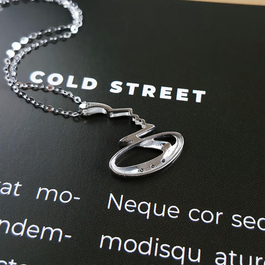 【天然正品】AU750白金时尚设计款钻石吊坠项链220625NJM17 现售价：1680（特价） 商品图6