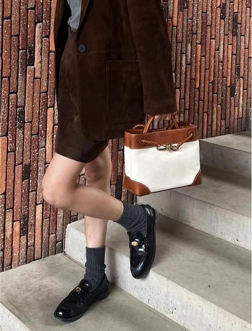 葆蝶家  BV 最新的配色，有点像爱马仕家的拼色系列  单肩包 斜挎包(MM) 商品图8