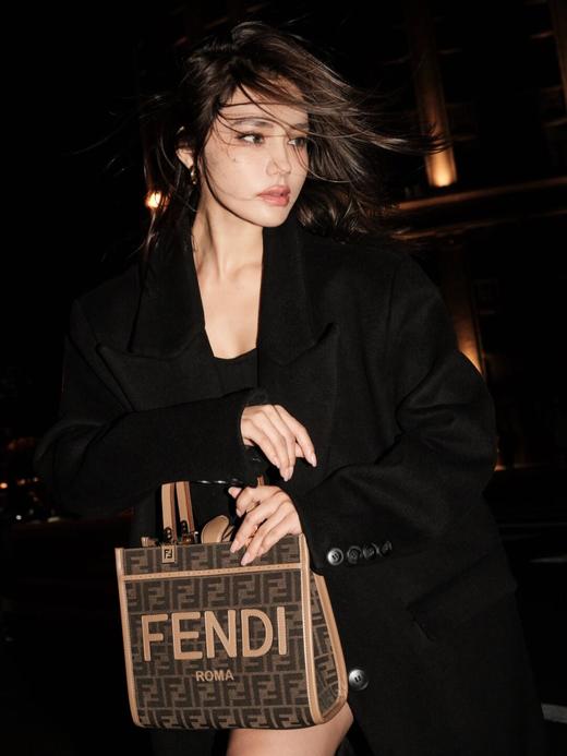 芬迪 老花Tote~新款式 牛皮配老花F和超高级皮手挽的购物袋方便实用容量十足而且日常使用率非常高~（LZ) 商品图5