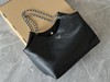 普拉达  23秋冬王炸包包，黑银大托特谁见谁爱！ （MM） 商品缩略图0