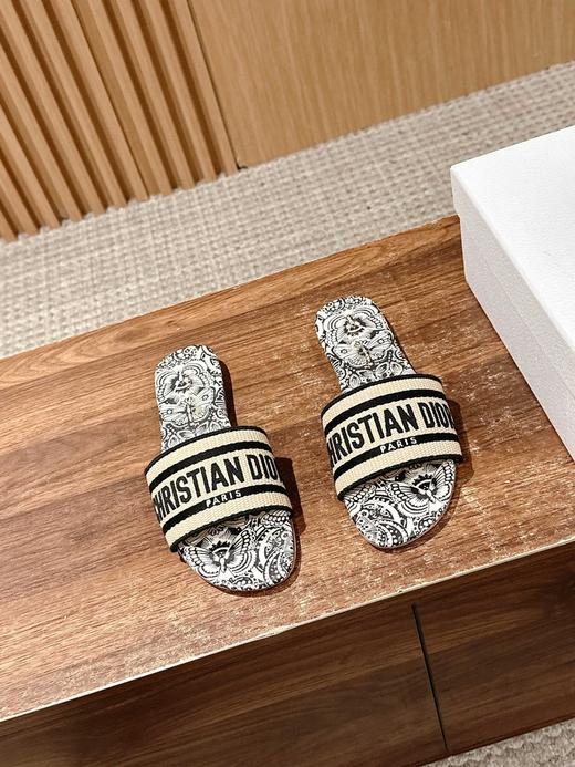 DIOR 迪奥春夏新款升级刺绣拖鞋（DBG） 商品图1