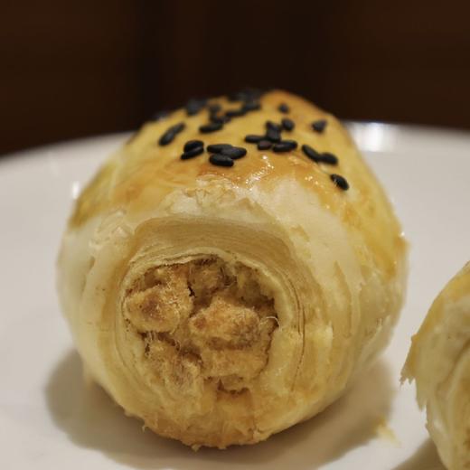 云南特色美食  玫瑰鲜花饼&奶酪鲜花饼&奶酪柠檬酥&原味肉松酥&凤梨酥【任意2盒包邮】 商品图3