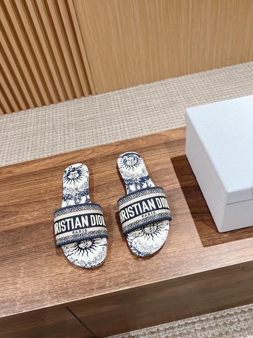 迪奥  春夏新款升级刺绣拖鞋 （DBG） 商品图6