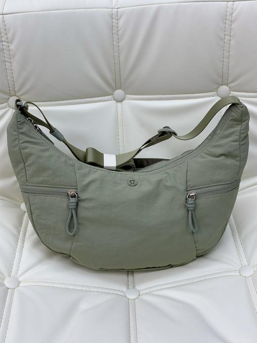 lululemon露露柜子最新款6L牛角包斜挎包饺子包可颂包（MT） 商品图5
