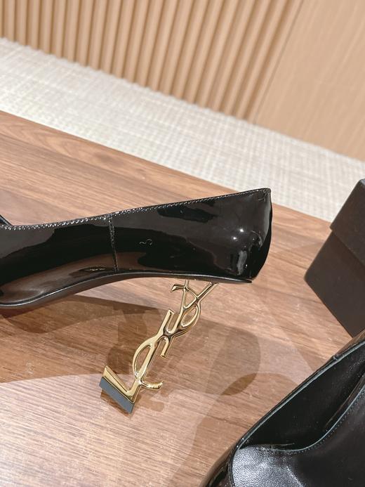 圣罗兰 经典系列字母金属跟漆皮高跟鞋（DBG） 商品图5