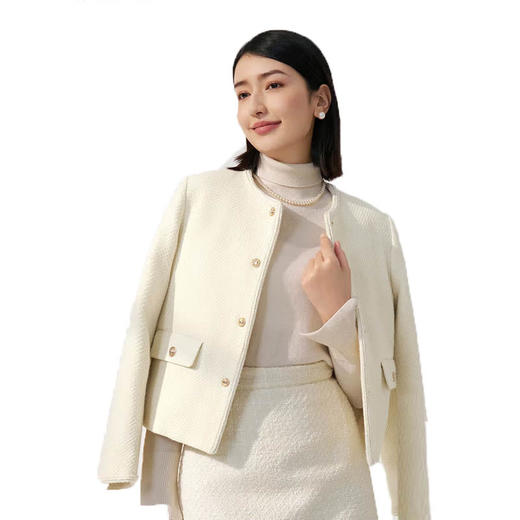 波司登 女圆领小香风羽绒服 B30134122 商品图3