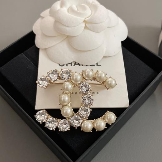 香奈儿 施华洛珍珠水晶双拼胸针（XTY） 商品图1