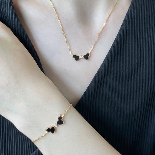 麒麟Qeelin x 黎贝卡 V金材质 红玛瑙双葫芦项链，简约的线条刻画Wulu优美的形态（XTY） 商品图6