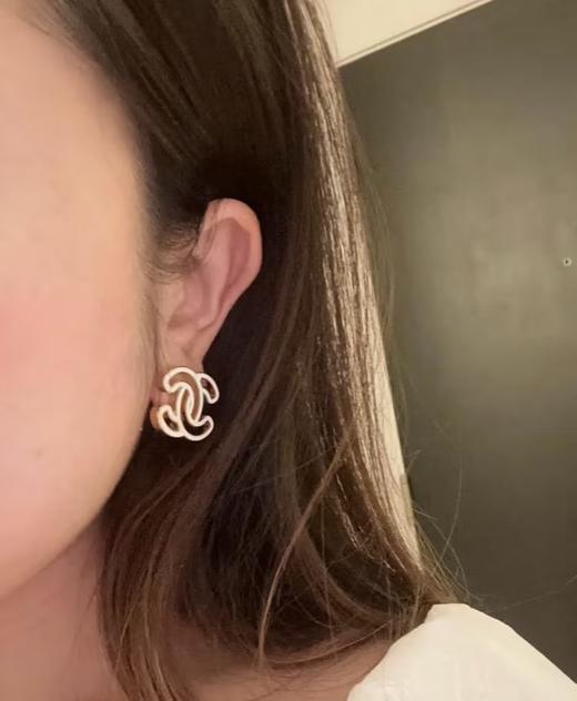 香奈儿 漫画镂空C耳钉白色（XTY） 商品图5