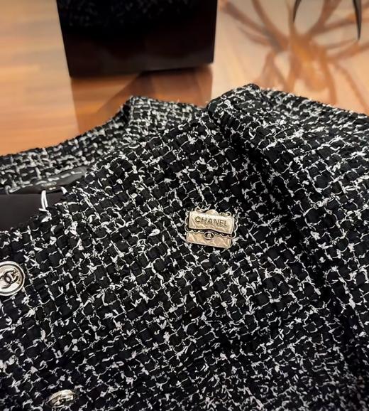 香奈儿 24早秋最新款绝美系列 黑花边包包胸针 (XTY) 商品图7