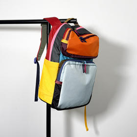 多巴胺撞色轻便大容量登山双肩包！2025休闲多功能双肩包书包中性款！