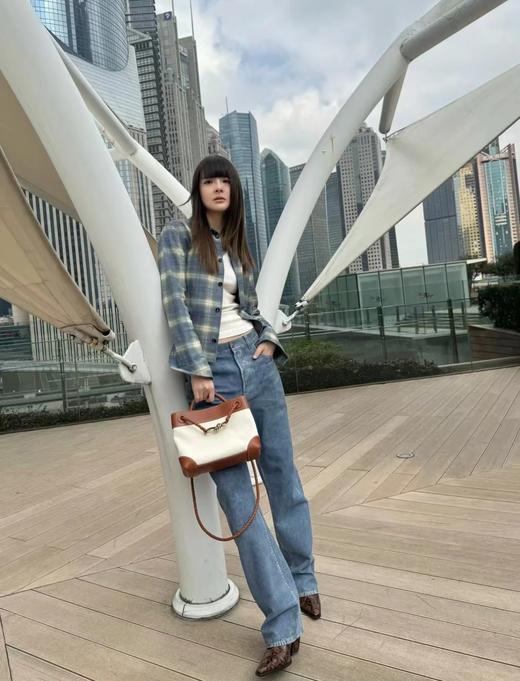 葆蝶家  BV 最新的配色，有点像爱马仕家的拼色系列  单肩包 斜挎包(MM) 商品图5