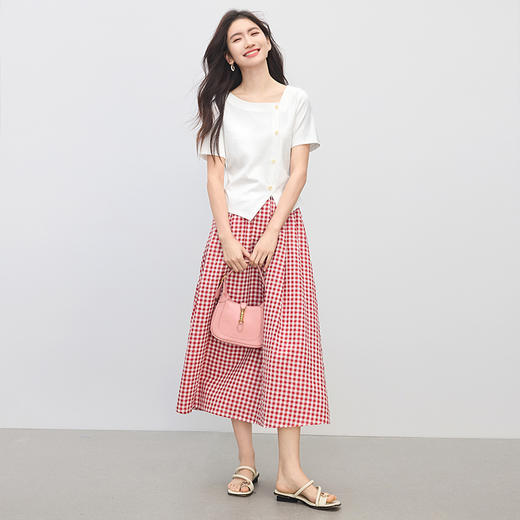 【专属特价】熙世界夏日出游穿搭套装女夏季开叉短袖T恤a字格纹半身裙子两件套 商品图3