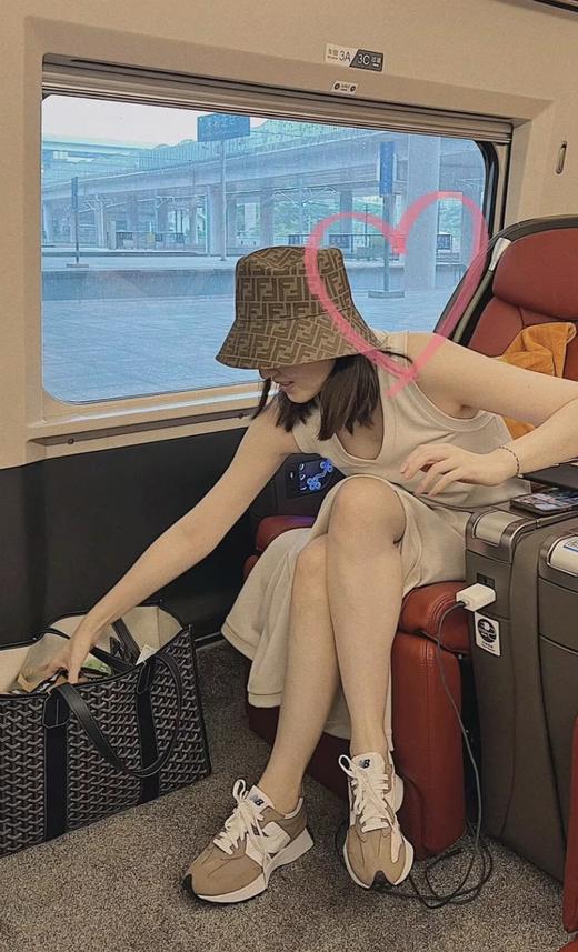 芬迪 春夏新款缎面面料双F老花渔夫帽（CO） 商品图8