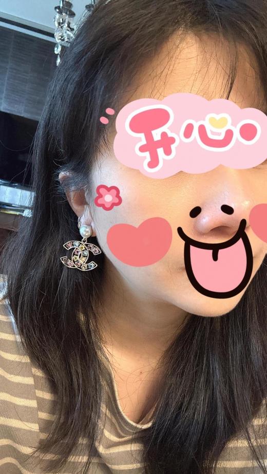 香奈儿 25春夏最新款绝美系列 香白珠吊彩星c耳钉（XTY） 商品图3