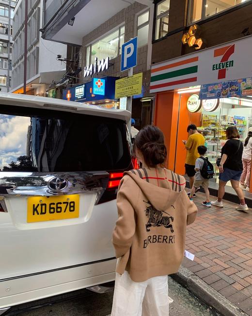 巴宝莉 24Fw早秋新款 双面穿格纹拉链针织连帽开衫 正反都可以穿哦（SS)AA483 商品图1