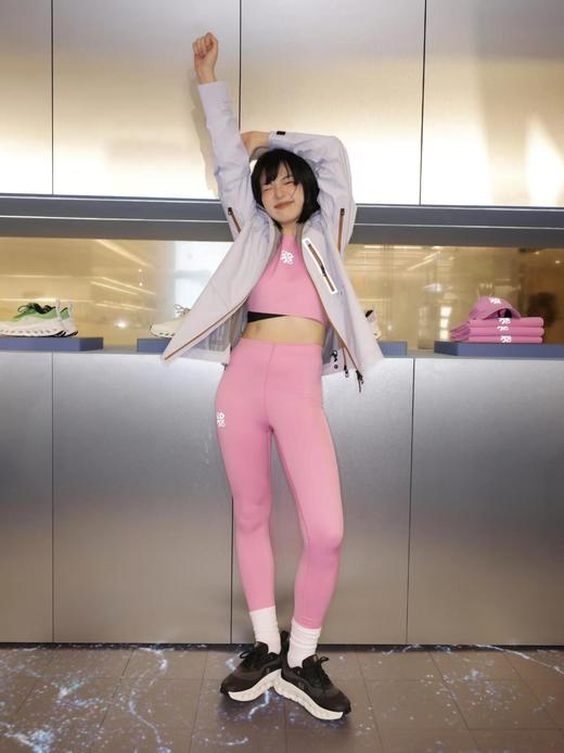 LOEWE X On昂跑 Cloudventure 2 联名系列 时尚舒适防滑耐磨 低帮 休闲跑步鞋（SS） 商品图11