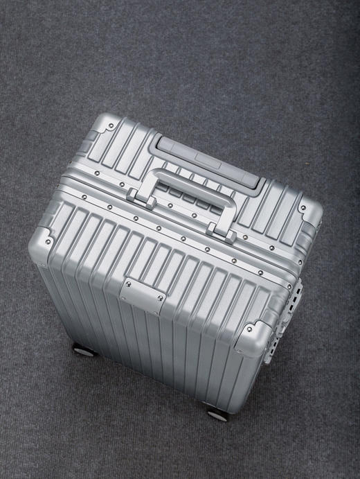 ZIY1468 铝框行李箱 商品图3
