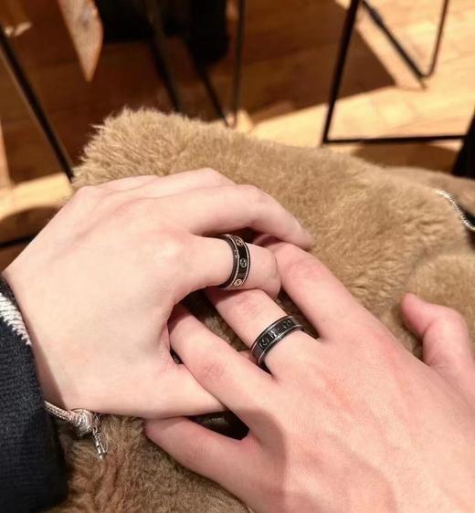 古驰 黑自古奇陶瓷金花纹戒指 情侣款（XTY） 商品图7