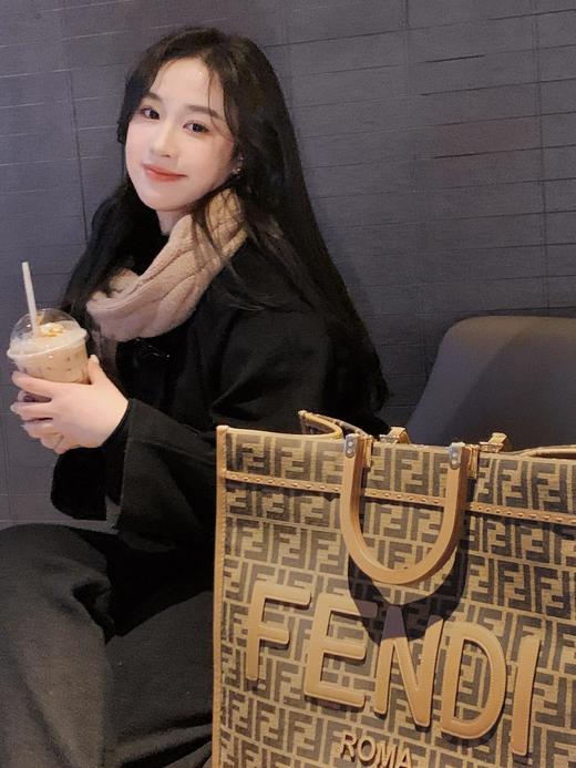 FENDI芬迪 Sunshine系列 压印老花Logo通勤大容量牛皮 阳光包托特包 购物袋 手提包 （LZ) 商品图4