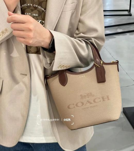 蔻驰   四月新品系列小水桶 手提包 腋下包 单肩包 （SS） 商品图7