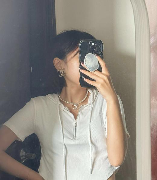 香奈儿  手工坊 浮雕耳钉（XTY） 商品图1