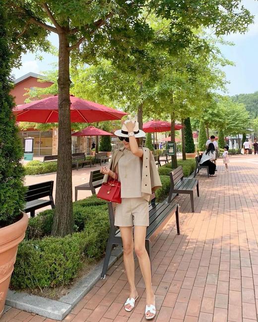 爱马仕 爱马仕经典款H拖鞋  经典“H'”镂空鞋面 （DBG） 商品图5