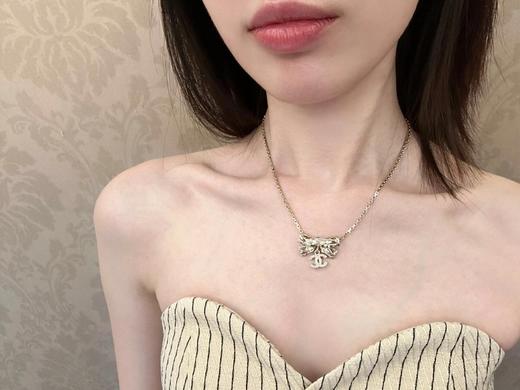 香奈儿 24B新款蝴蝶结吊双C项链（XTY） 商品图3