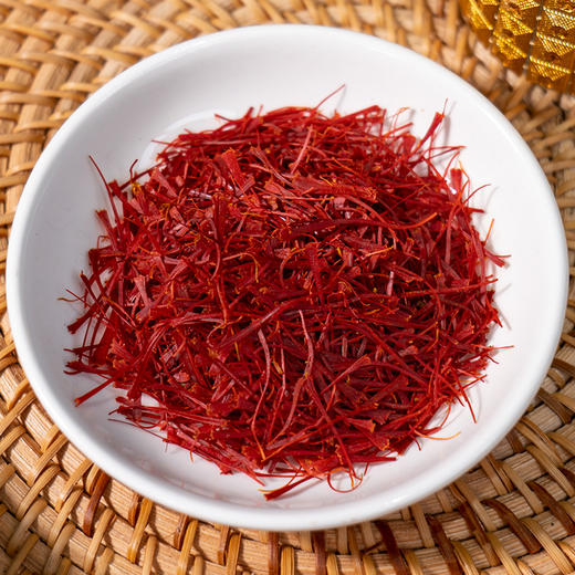 【藏红花】人工采摘 根根只取三花蕊 当季新花 自然晾晒 紧实耐泡 汤色透亮 色香气正 久冲不淡 熬煮味浓 轻奢罐装 送礼佳选 3g/瓶 商品图2