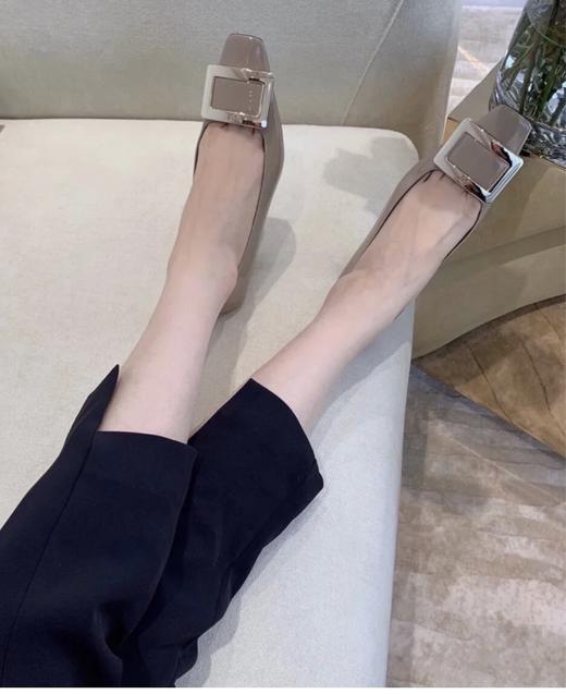 RV 经典款漆皮2.5cm单鞋（SS） 商品图4