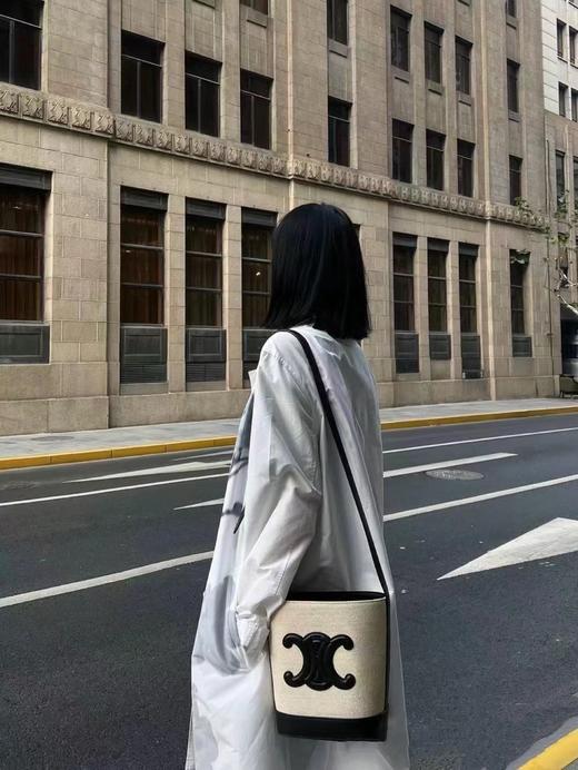 赛琳  黑白 cuir triomphe 水桶包 单肩包 斜挎包 （LZ） 商品图2