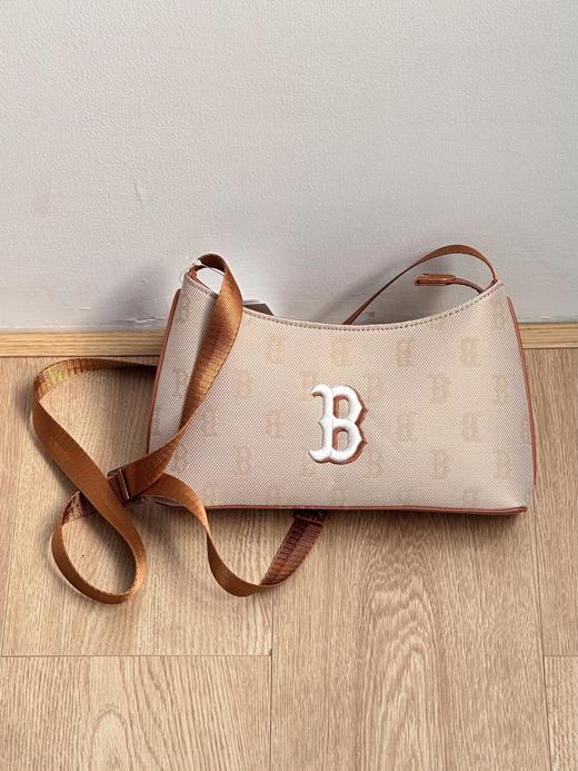 MLB腋下包 出韩国订单 本季这款具有极高辨识度!老花+腋下最时尚组合（SS） 商品图3