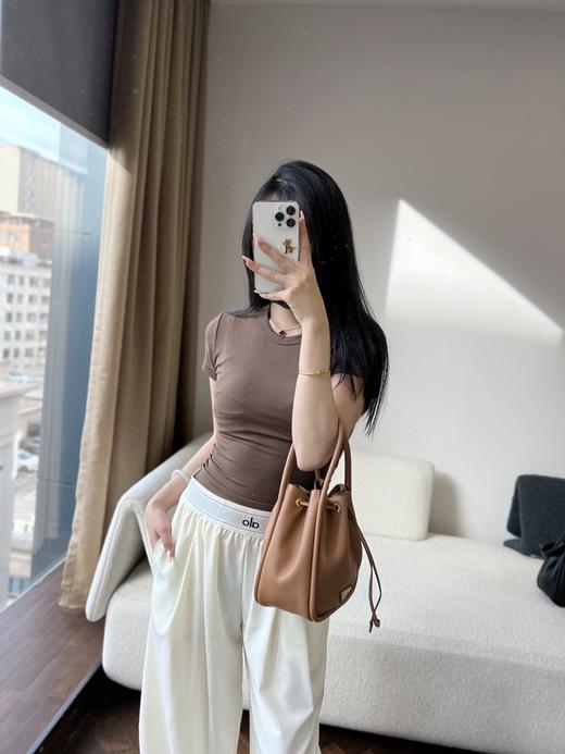 普拉达 2025春夏新款Darling水桶包 （MM） 商品图6