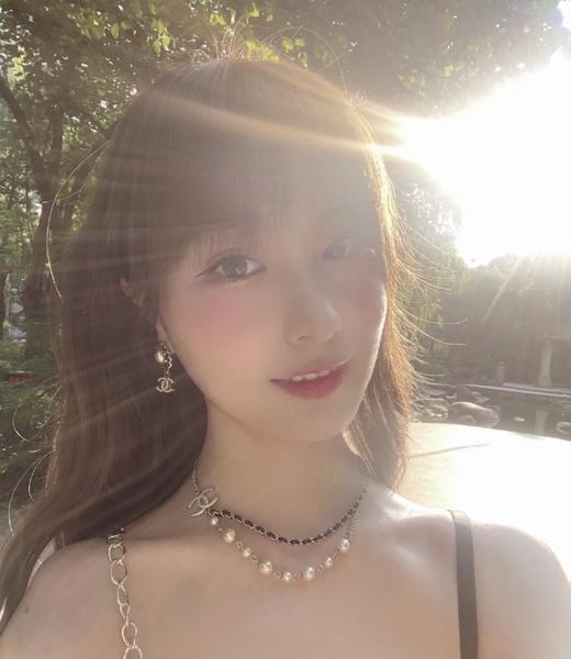 香奈儿 链条皮耳钉 纯手工穿皮，施华洛珍珠+水晶，五金链条侧面边缘手工抛光，非常的光亮 (XTY) 商品图1