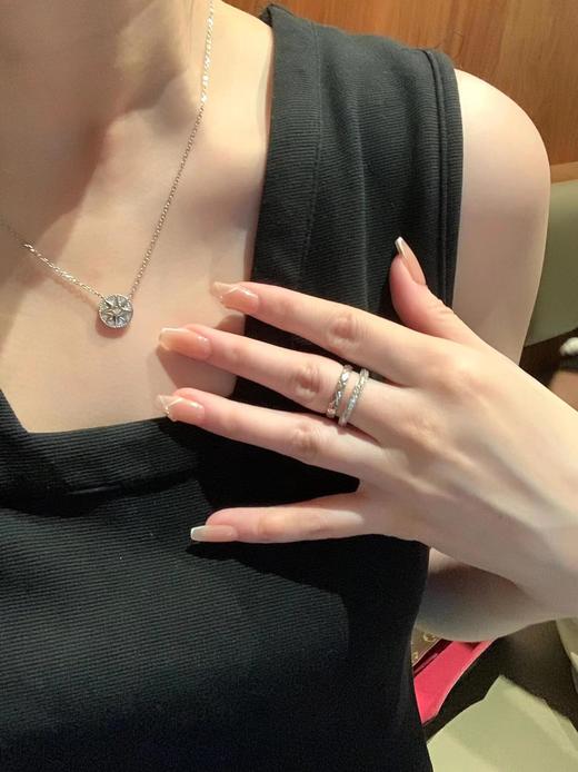 迪奥 满钻罗盘八芒星项链（XTY） 商品图4