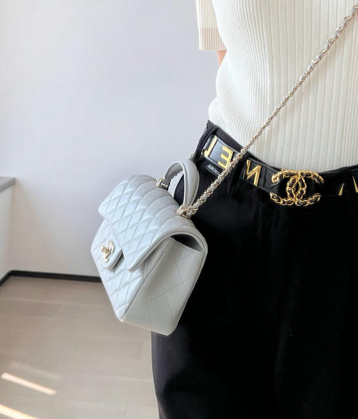 香奈儿  25P 新色 𝖢𝖥大𝖬𝗂𝗇𝗂手提包淡灰（LZ） 商品图10