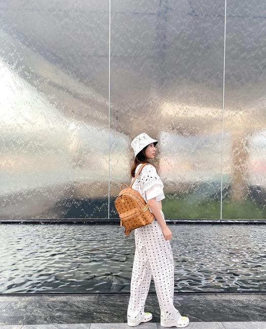 MCM 铆钉双肩包（MM） 商品图8