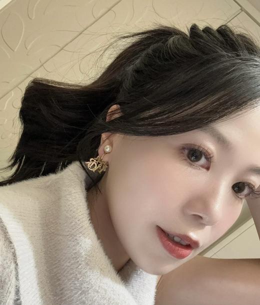 DIOR迪奥 字母标识 珍珠 水钻 耳环 （XTY） 商品图7