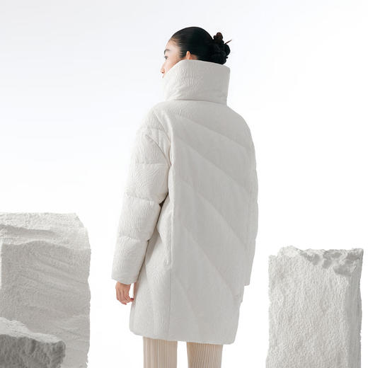 波司登 女中款翻领羽绒服 B30144562 商品图4