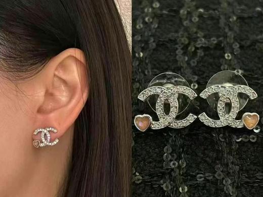 香奈儿 25P新款 小粉/蓝心双c耳钉 （XTY） 商品图8