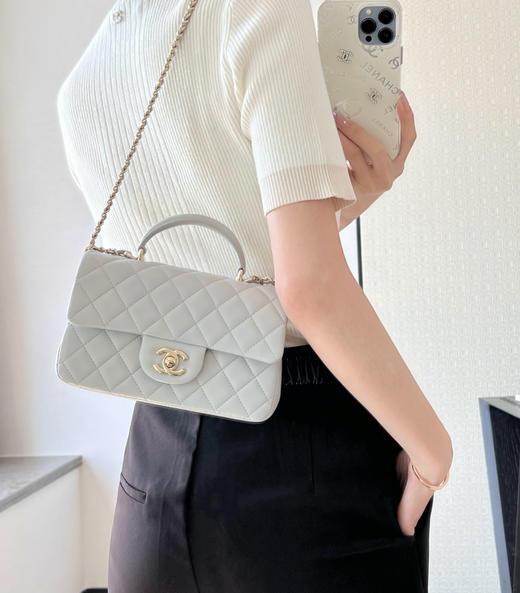 香奈儿  25P 新色 𝖢𝖥大𝖬𝗂𝗇𝗂手提包淡灰（LZ） 商品图8