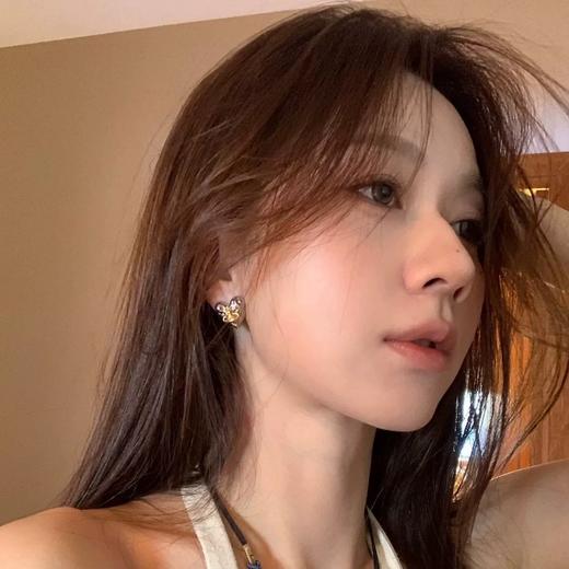 西家轻奢土星爱心耳钉925银针脱敏 商品图6