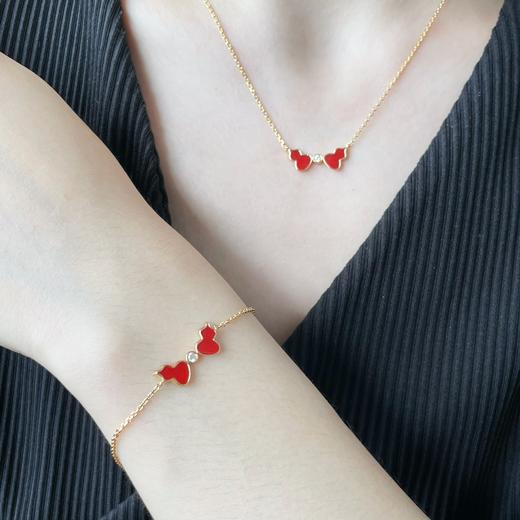麒麟Qeelin x 黎贝卡 V金材质 红玛瑙双葫芦项链，简约的线条刻画Wulu优美的形态（XTY） 商品图2
